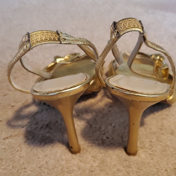 Shoes - Picture 2 of 2